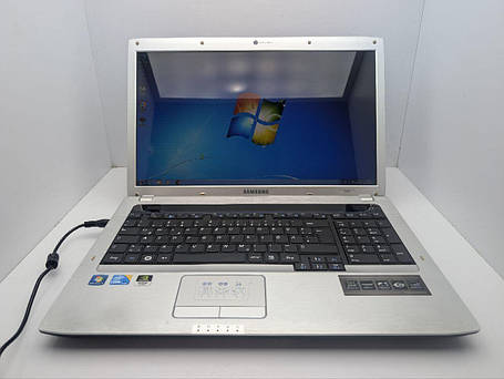 Б/в Ноутбук Samsung E372 17.3" 1600x900| Core i3-370M| 6 GB RAM| 500 GB HDD| GeForce 310M 512MB, фото 1