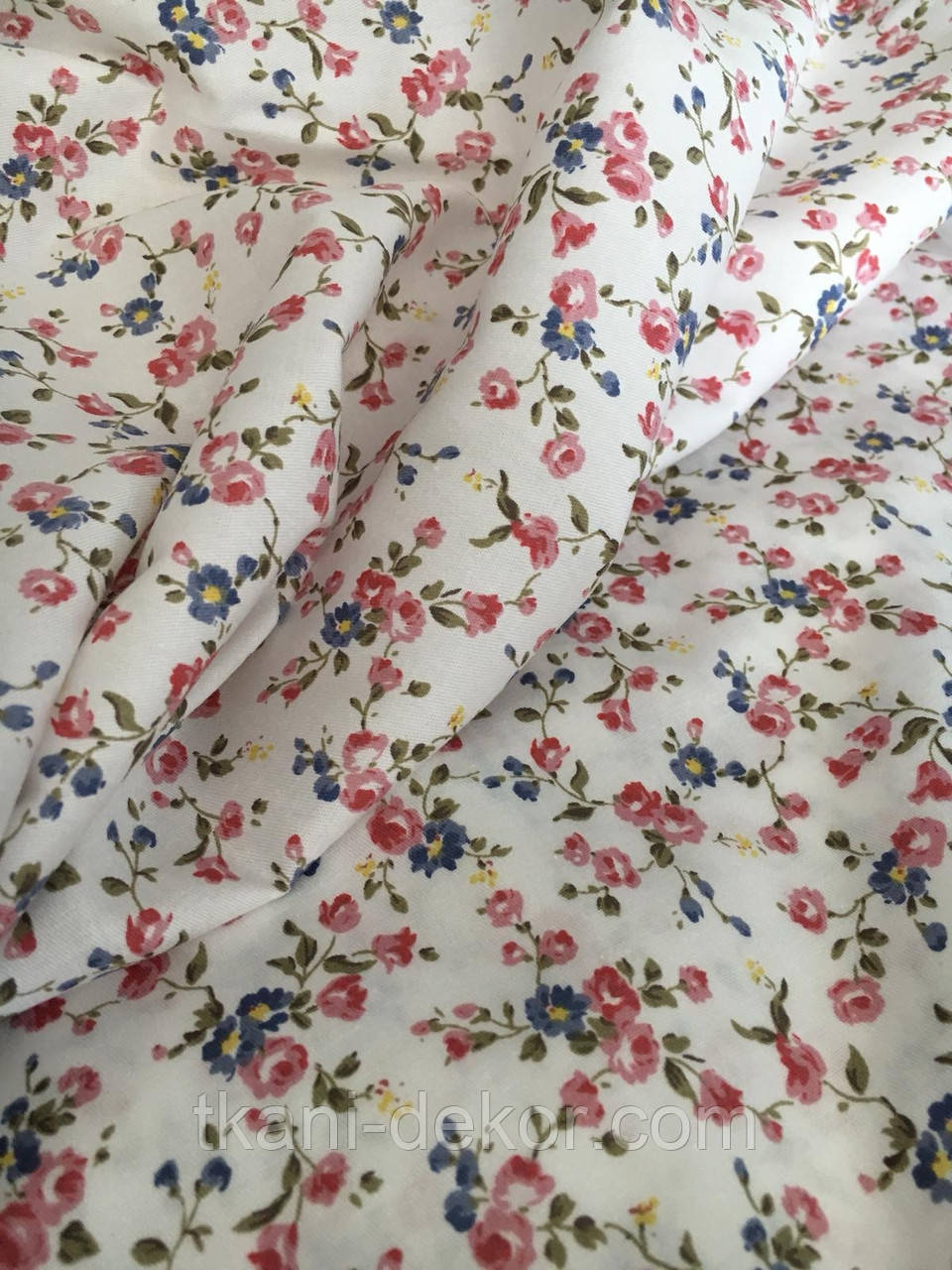 Сатин (бавовняна тканина) рожеві троянди з чорничними квітами (ширина 160см, 120г/м2), фото 1