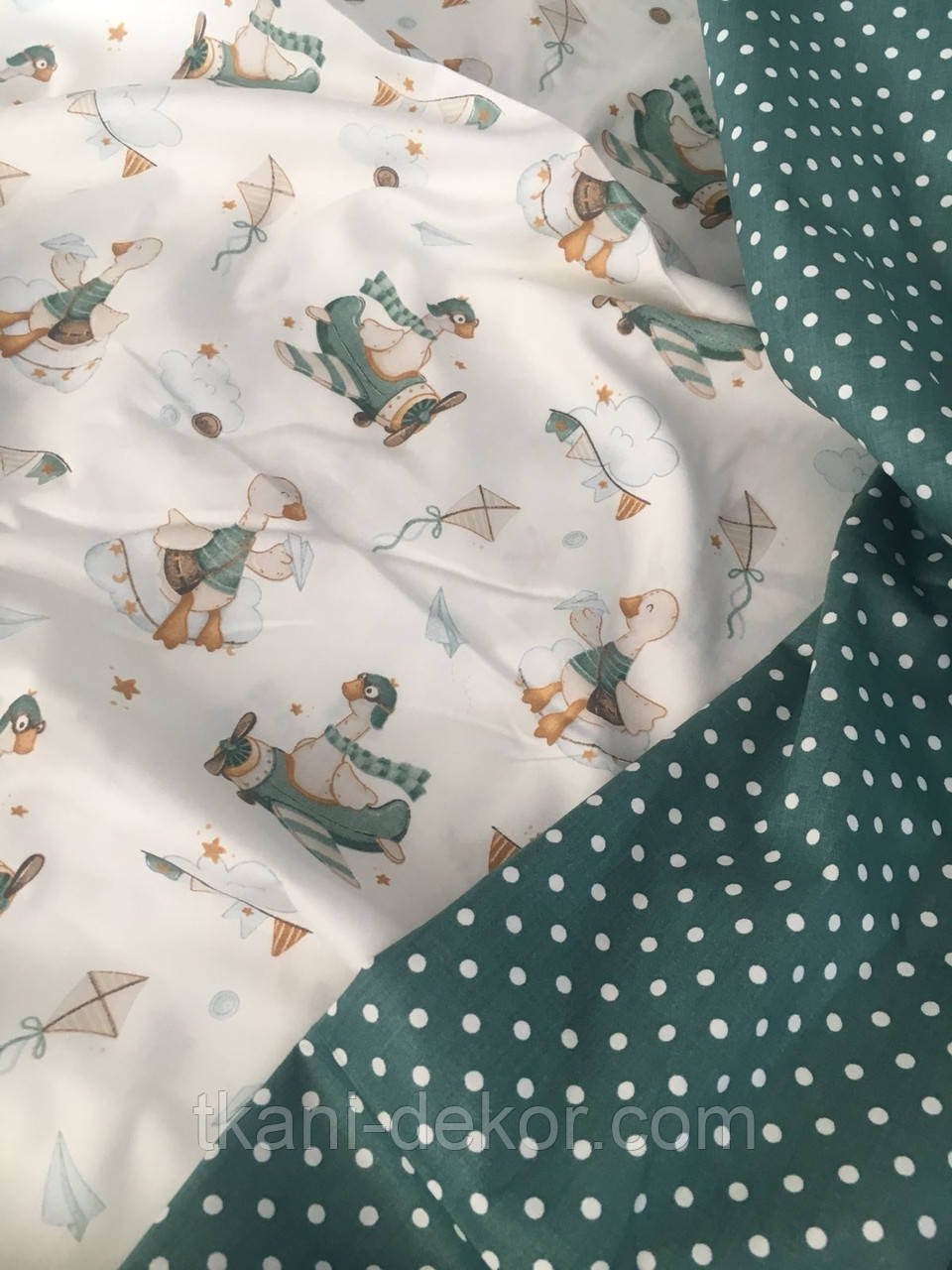 Сатин (бавовняна тканина) зелені гуси-льотчики(ширина 160см, 120г/м2), фото 1