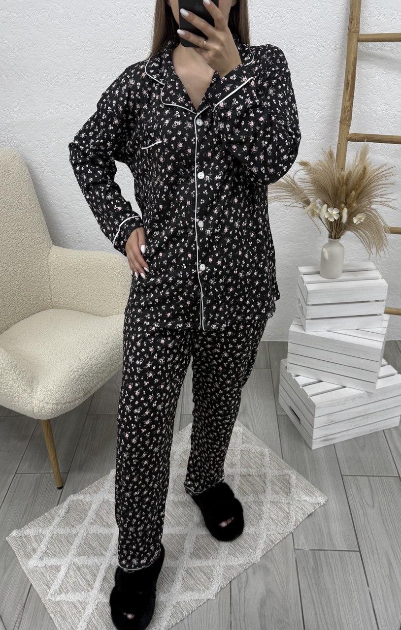 Жіноча піжама, костюм для дому. Розмір XL (Фактично на L, заміри в описі) Чорний в квітковий принт., фото 1