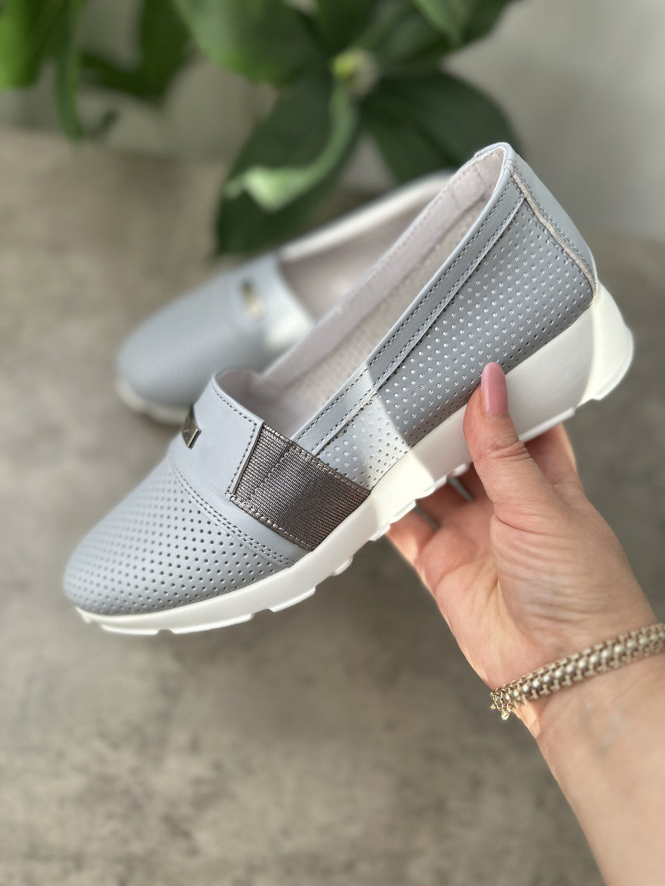 Перфоровані блакитні шкіряні мокасини 37 та 39 р-ри, фото 1