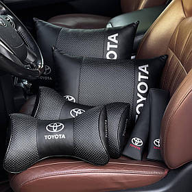 Набір в машину з логотипом Toyota