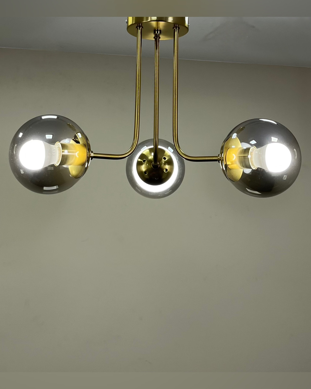 Стельова бронзова люстра з 3 графітовими плафонами-кулями "Triple Glow "(52-9908-3 BRZ+BK)