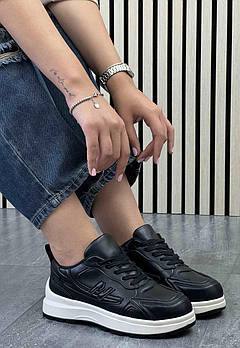 Кросівки жіночі 8 пар у ящику чорного кольору 36-41