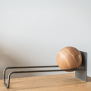 Стильна металева підставка для платівок та книг з дерев'яною кулею, фото 3