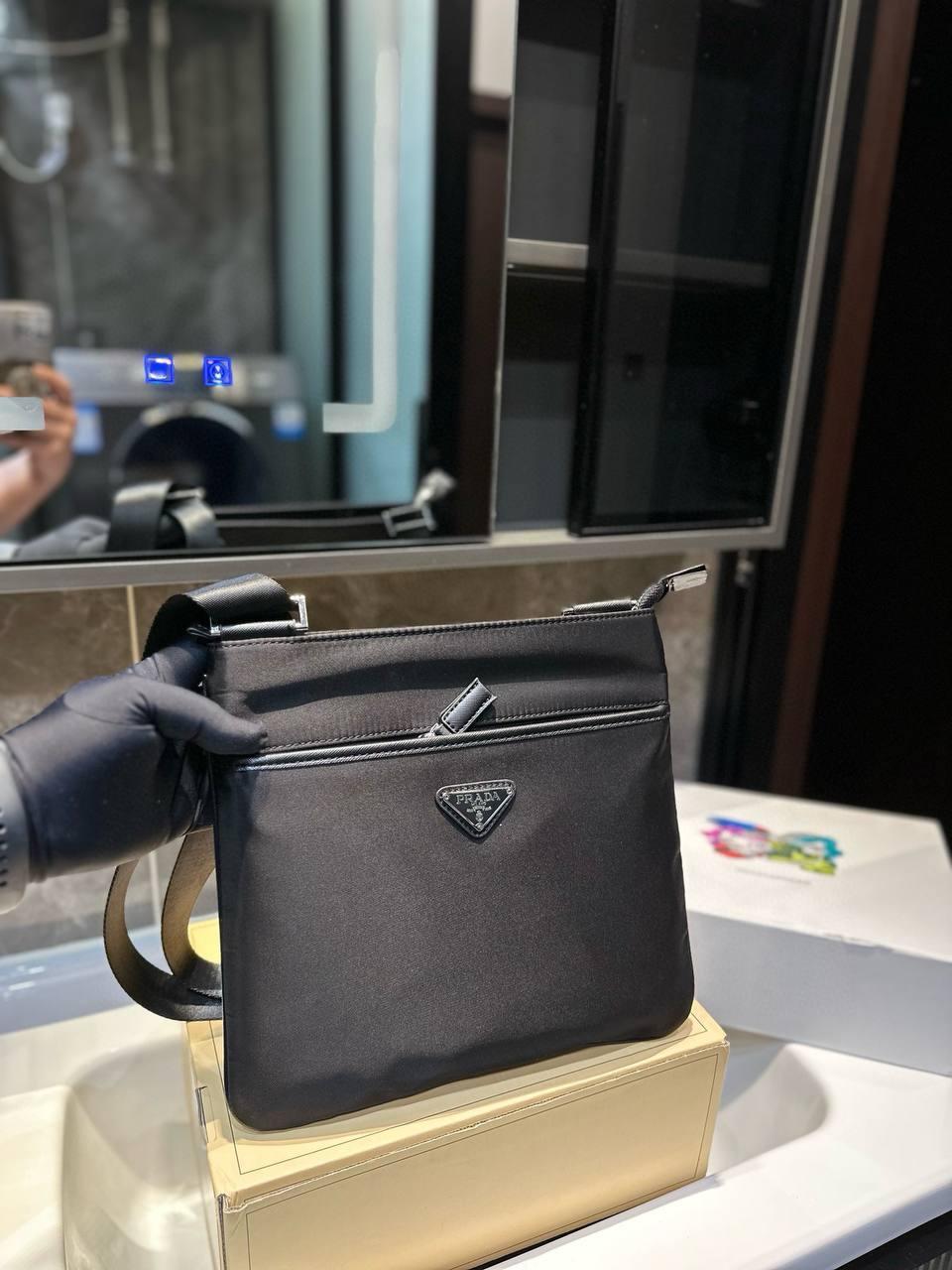 Чоловіча чорна Сумка Месенджер Prada, фото 1