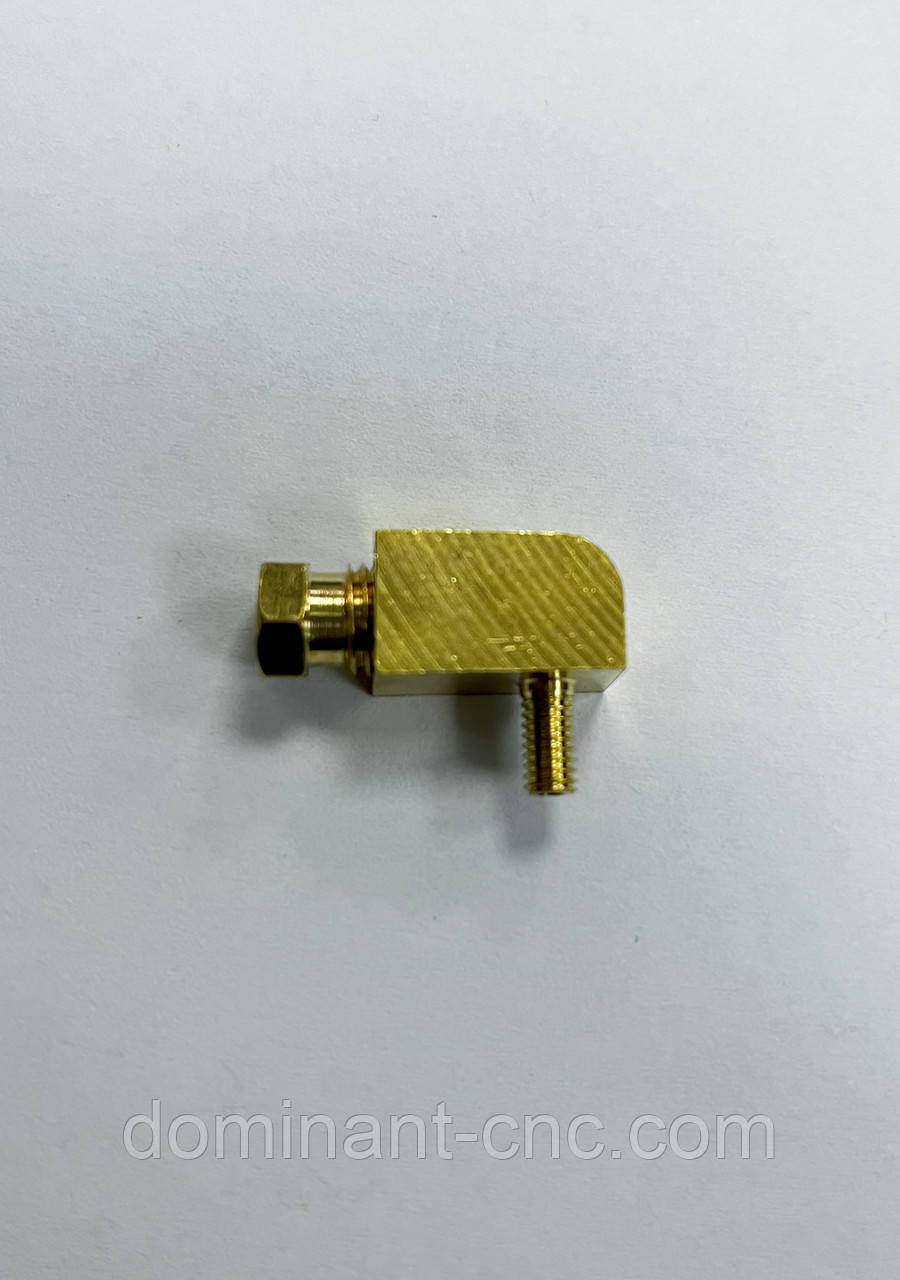 Фітинг для маслосистеми кутовий m4/4*0.7