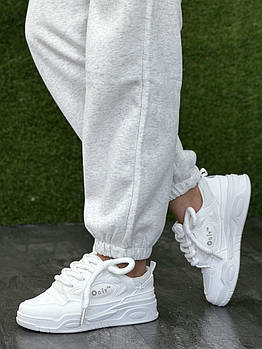 Кросівки жіночі 8 пар у ящику білого кольору 36-41