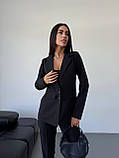 Чорний стильний жіночий костюм-трійка: штани, топ і піджак, фото 7