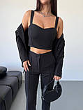 Чорний стильний жіночий костюм-трійка: штани, топ і піджак, фото 8