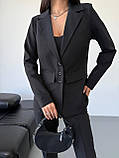 Чорний стильний жіночий костюм-трійка: штани, топ і піджак, фото 9