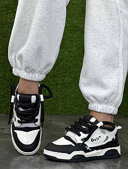 Кросівки жіночі 8 пар у ящику бежевого кольору 36-41