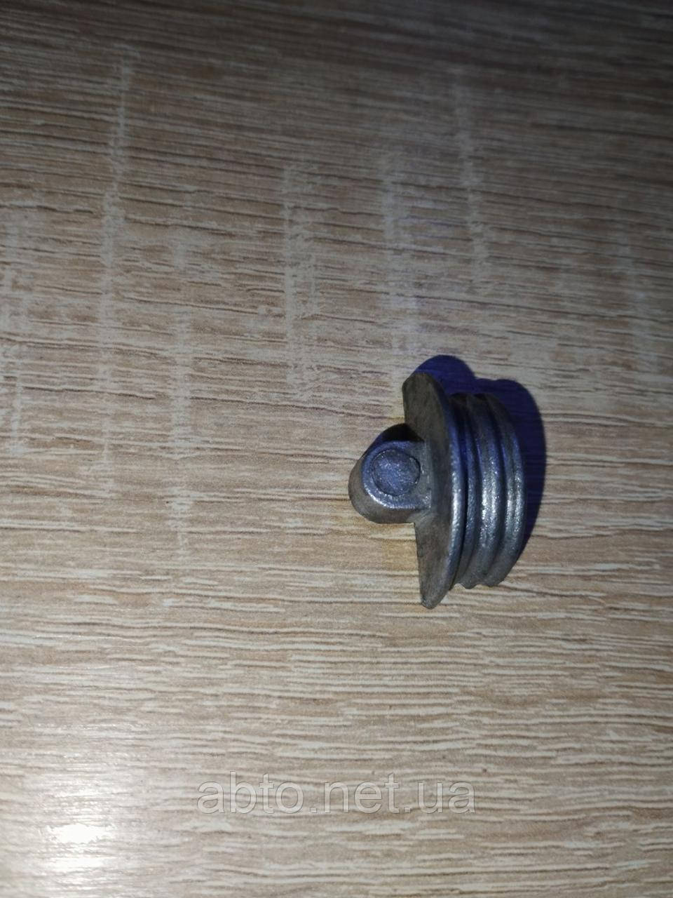 Проставка головки циліндрів (заглушка) кріплення (опора) распредвала Geely