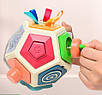 Бізікуб розвиваюча іграшка з дзеркалом калейдоскопом Дитячий ігровий куб з липучкою брязкальцем з пальчиковими іграми, фото 3