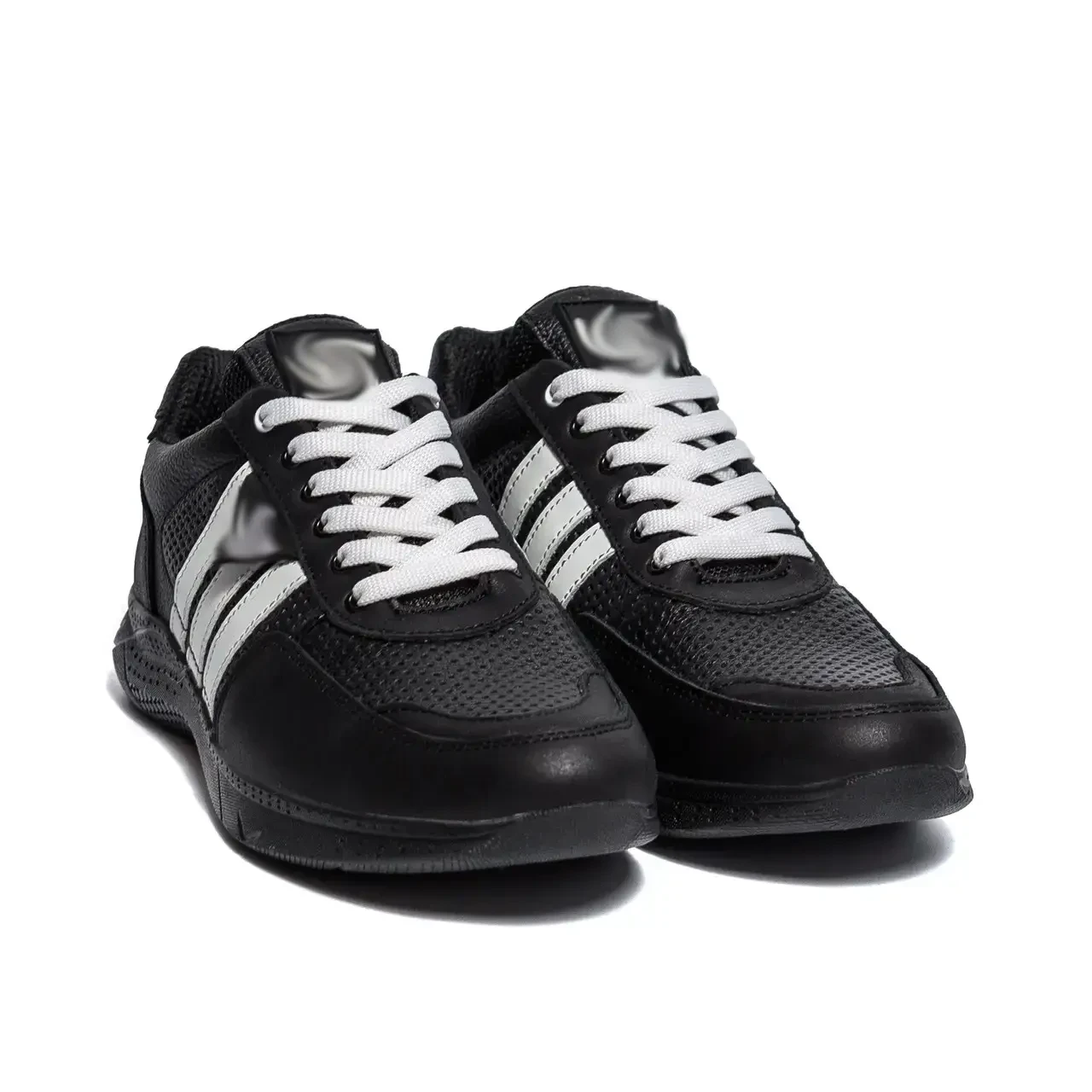 Шкіряні чорні чоловічі кросівки з перфорацією на літо