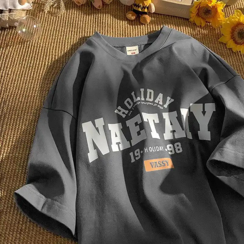 Жіноча стильна оверсайз Футболка LOYS з принтом Holiday Naetaiy Темно-сірий, фото 1