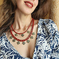 Зґарда "Зоряний шлях". Трьохрядне керамічне намисто з авторською латунною чепрагою та десятьма хрестиками