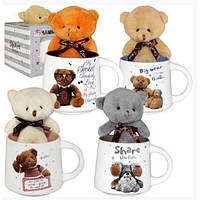 Кухоль порцеляновий з іграшкою 400 мл.