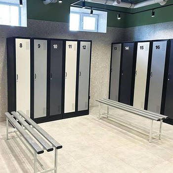 Шафи для одягу металеві/Фото в інтер'єрі