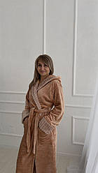 Довгий плюшевий жіночий халат на запах з капюшоном та кишенями Xmd03