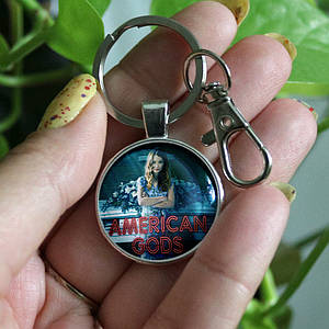 Брелок Американські боги / American Godsчерный з Лорою Лун