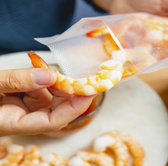 Вакууматор і рулони для вакуумування набір 30 см комплект 2 штуки