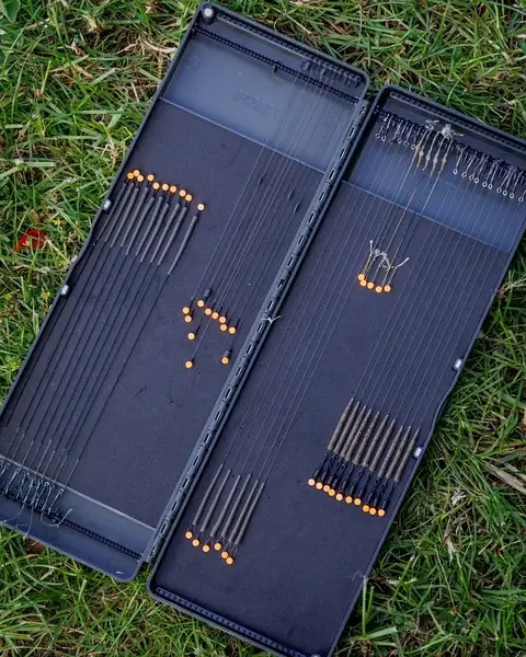 Повідниця Fox Edges Large Rig Box inc 50 pins