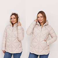 Стьобана демісезонна жіноча куртка коротка з капюшоном осіння пудрова на блискавці стильна