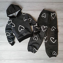 Спортивний костюм худі + штани з манжетом у темно-сірому кольорі з принтом серце