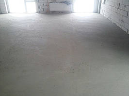 Поверхня повністю затерта, але ще не підмічена.