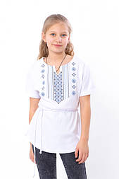 Біла вишиванка для дівчинки з блакитним орнаментом з коротким рукавом.
