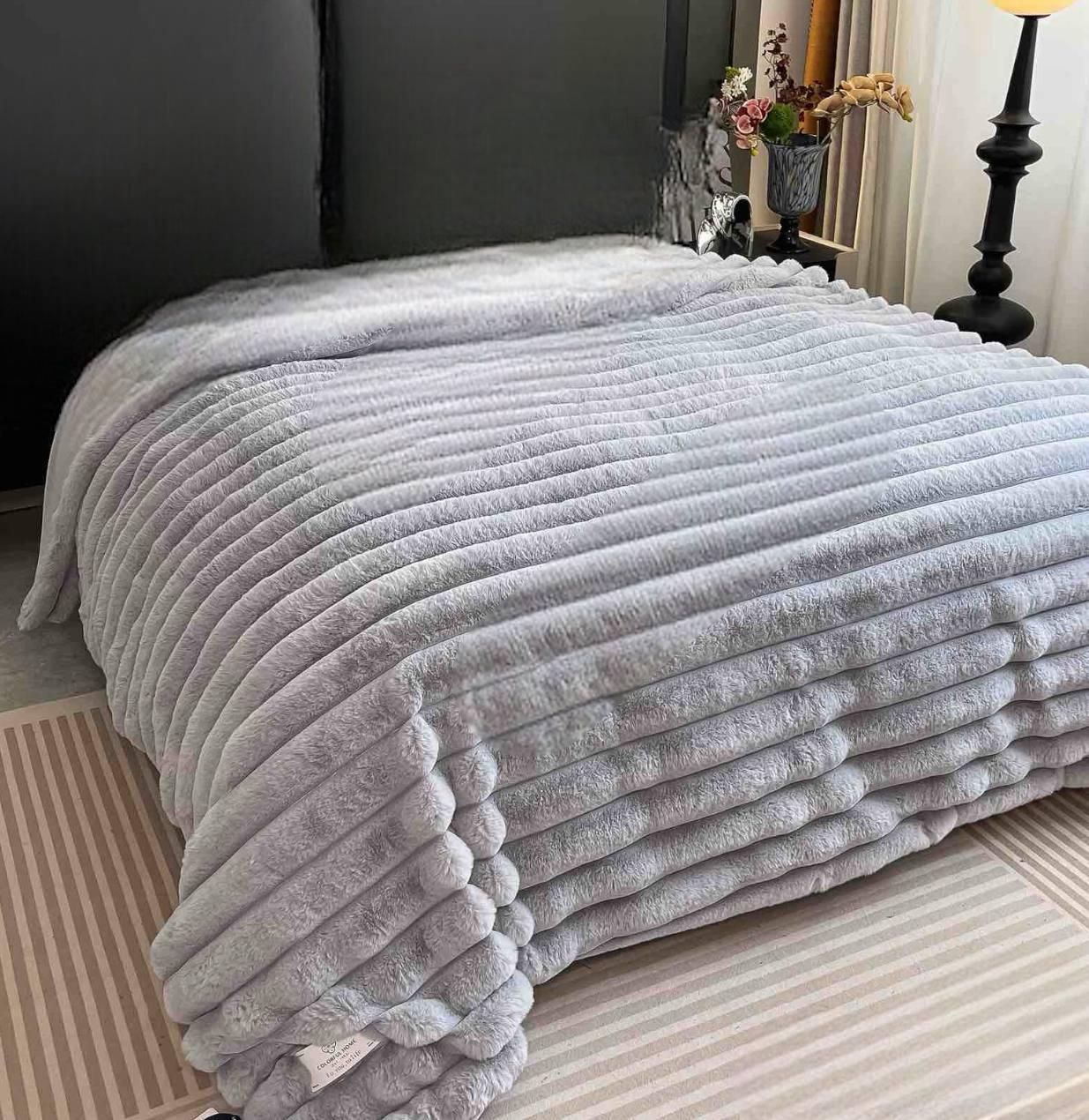 Покривало зі штучного хутра класа Люкс "Шиншила-шарпея" 200*230, фото 1