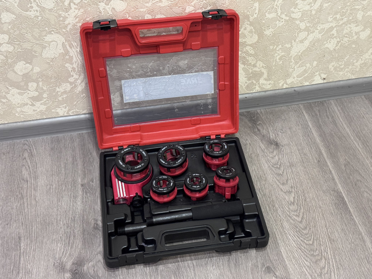 Клуп трубний зі змінними плашками  у кейсі Verke V07516, фото 1