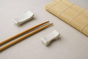 Аксесуари для суші: палички та тримачі