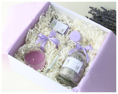 Подарункові набори на 8 березня