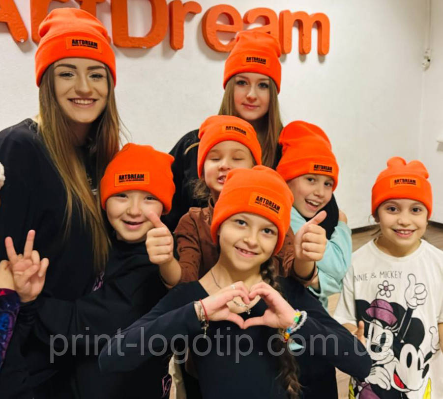 Шапки з логотипом — практичний мерч для зими, фото 1