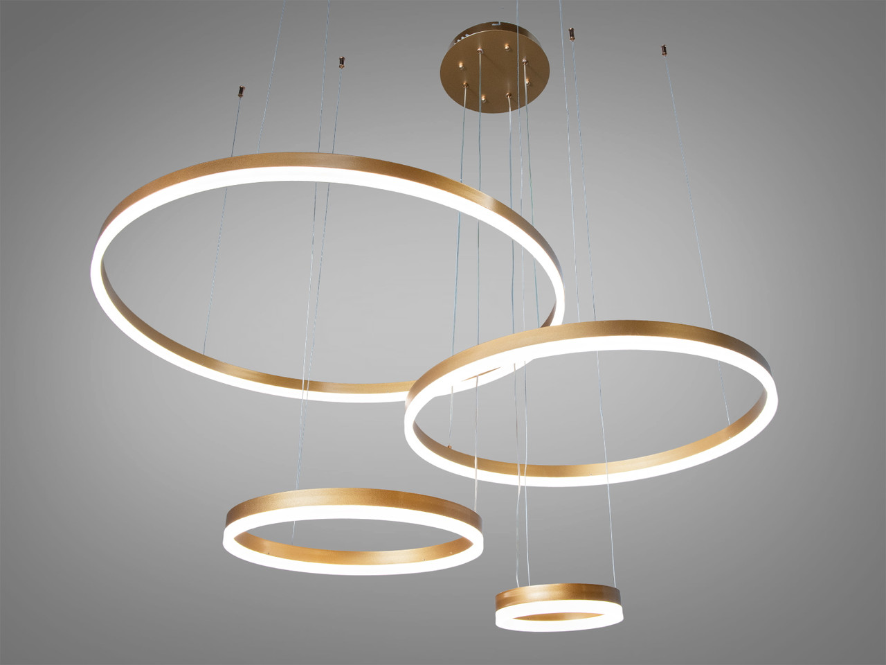 Світлодіодна підвісна люстра D2485 золота 135Вт з пультом для вітальні D2485-800+600+400+200G