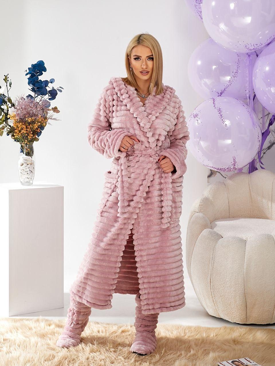 Халат жіночий домашній теплий довгий із капюшоном плюшевий на запах колір пудровий, фото 1