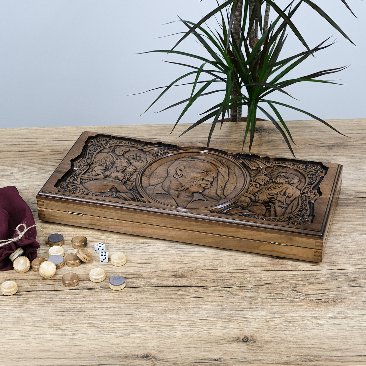 Нарди різьблені з натурального дерева горіх "Козак" ручна робота українських майстрів розмір дошки 55*50 см, фото 1