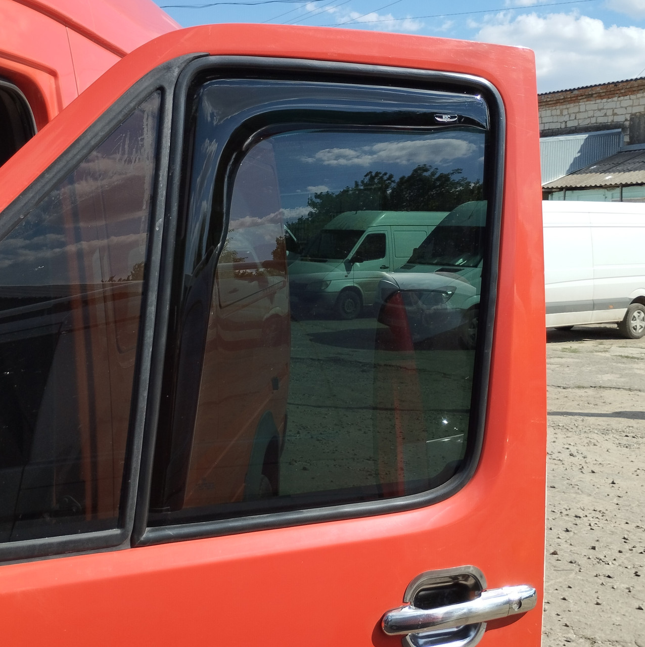 Дефлектори вікон (вставні) Mercedes Sprinter W901 1995-2006 (HIC)