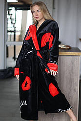 Яскравий довгий жіночий халат на запах з капюшоном і кишенями Xmd22