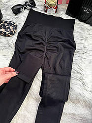 Чорні жіночі базові облягаючі еластичні безшовні легінси лосини в рубчик з ефектом push-up