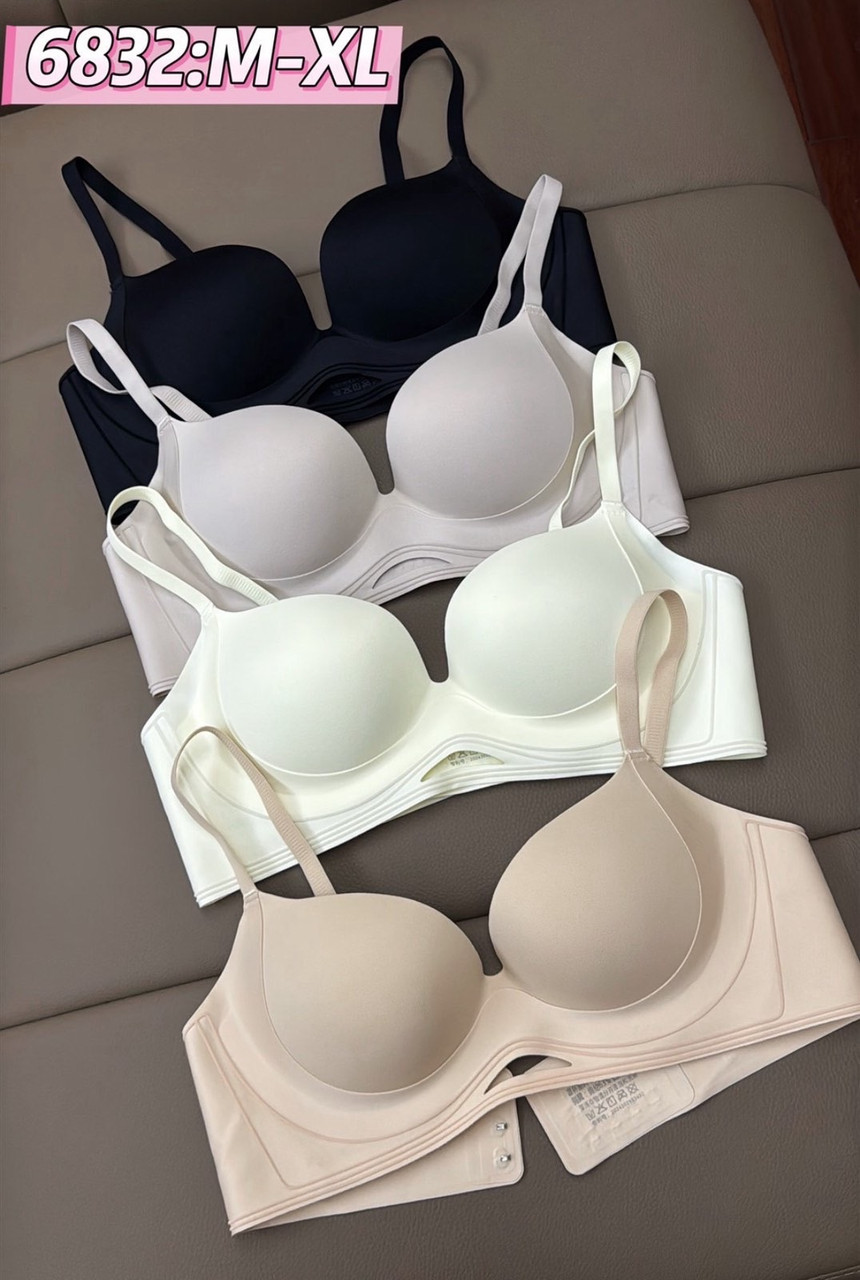 Безшовний бюстгальтер із формованим пуш-апом