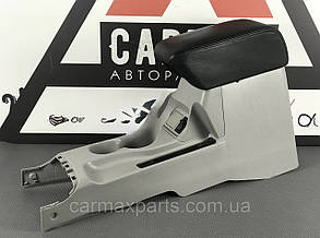 Підлокітник Mitsubishi Pajero Sport 1 L200 Мітсубіші Паджерро Спорт 1997-2008