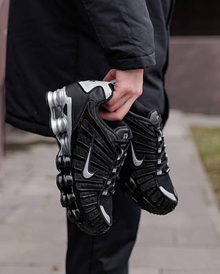 Nike Shox tl ブラック 27.5 NIKE W SHOX TL BLACK/BLACK-MTLC HEMATITE-MAX ORANGE（ナイキ