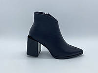 Чорні черевички із еко-шкіри. Ботільйони. Маленькі розміри (33, 34, 35).