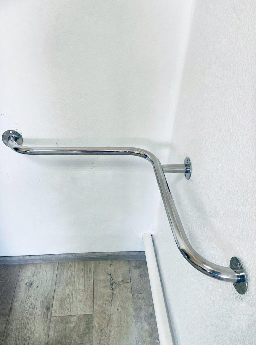 Кутовий внутрішній поручень 600×600 мм Ø32 з нержавіючої сталі – для душу та ванни (789-42), фото 1