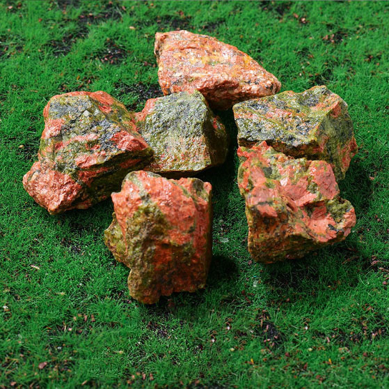 Зелена яшма необроблена 3-5 см.