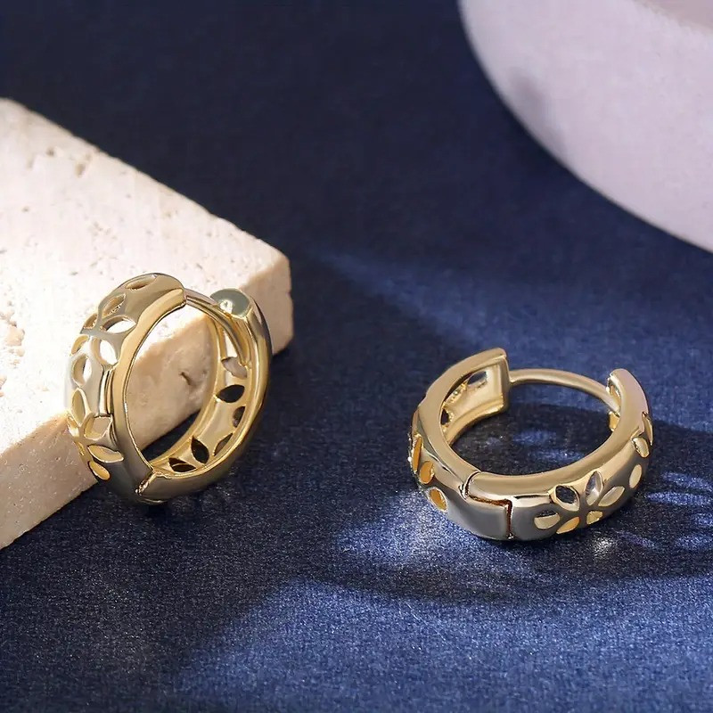 Сережки кільця золотисті з вирізаними квітками 1.5 см AurumLux075, фото 1