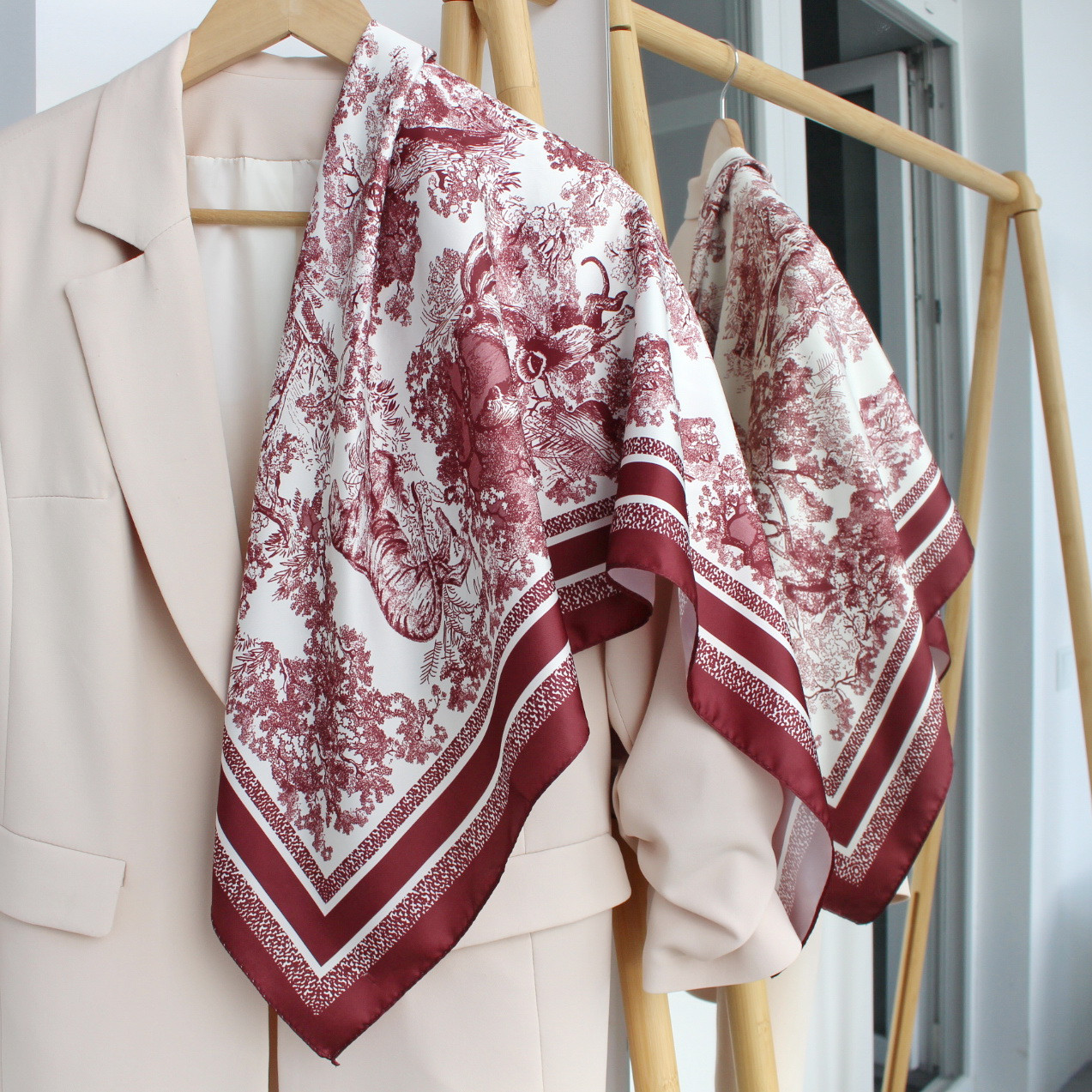 Хустка атласна "Мішель савана" бордова 234019, фото 1